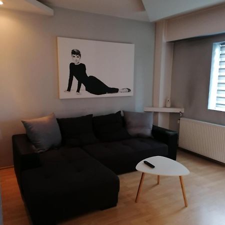 Ariana Apartment By EasyBucarest Esterno foto