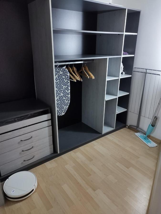 Ariana Apartment By EasyBucarest Esterno foto